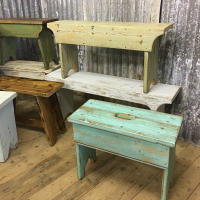 PRIMITIVE STOOLS